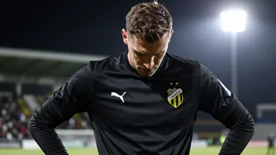 BK Häcken lost 3-1 away to Västerås SK, dropping to fourth in Allsvenskan as IF Elfsborg moved into third place after Leo...